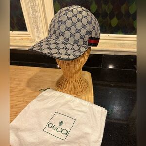Authentic like new Gucci hat